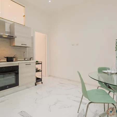 Alina By Apulia * باري